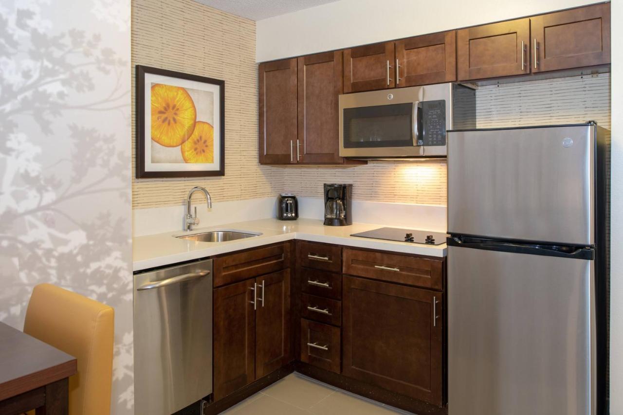 Residence Inn By Marriott Jacksonville Butler Boulevard Экстерьер фото