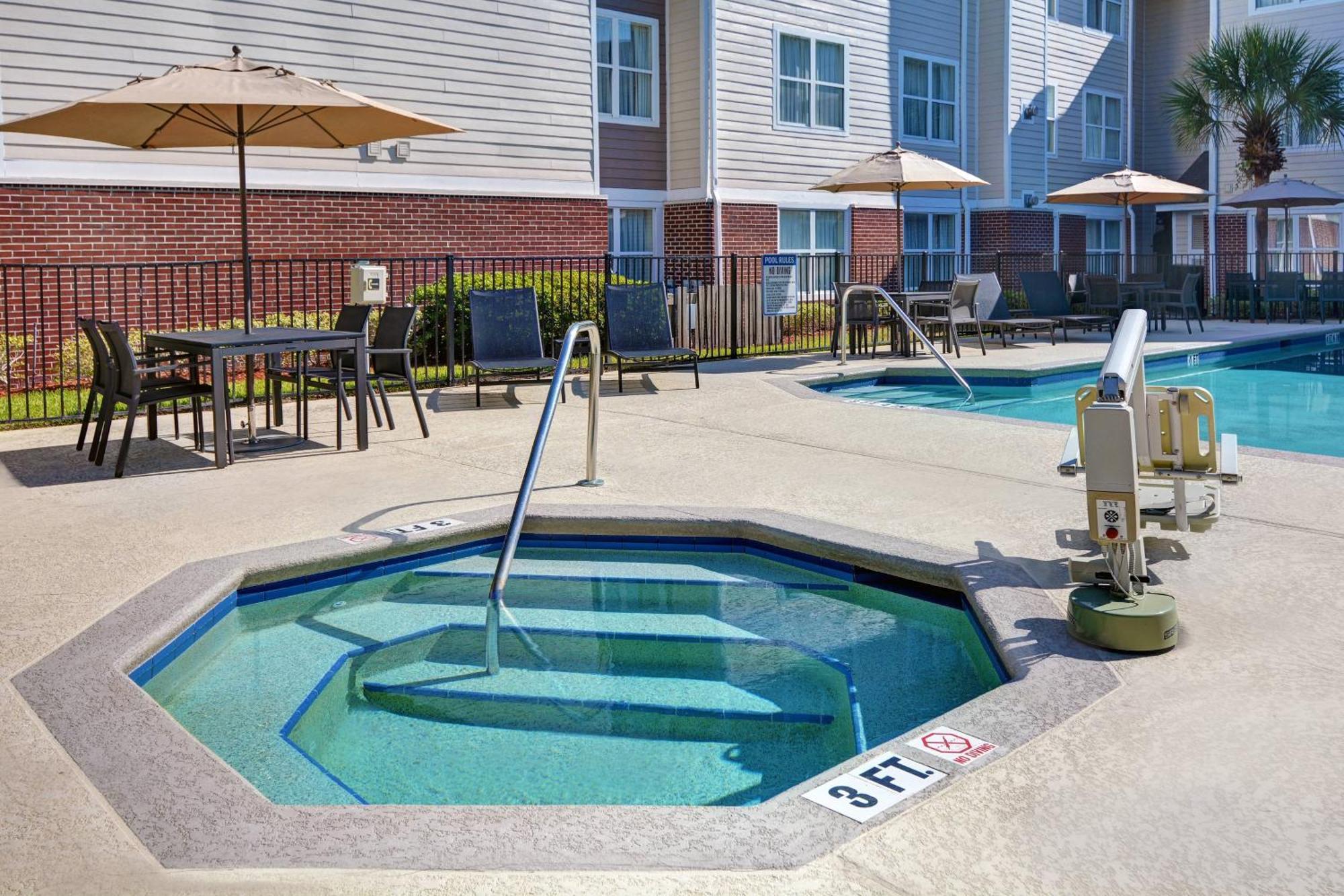 Residence Inn By Marriott Jacksonville Butler Boulevard Экстерьер фото