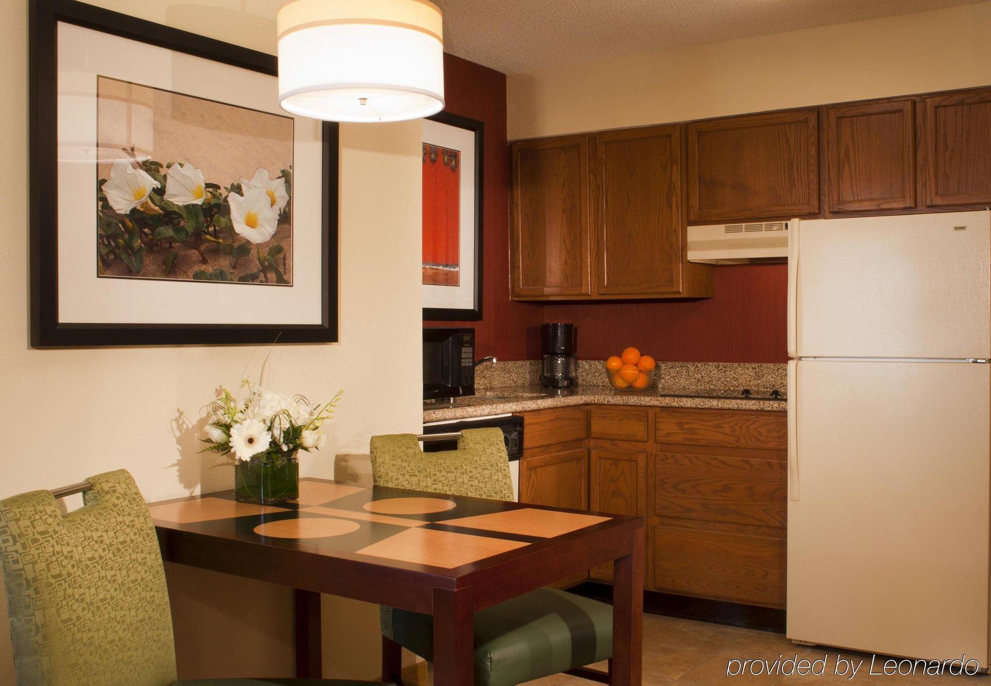 Residence Inn By Marriott Jacksonville Butler Boulevard Номер фото