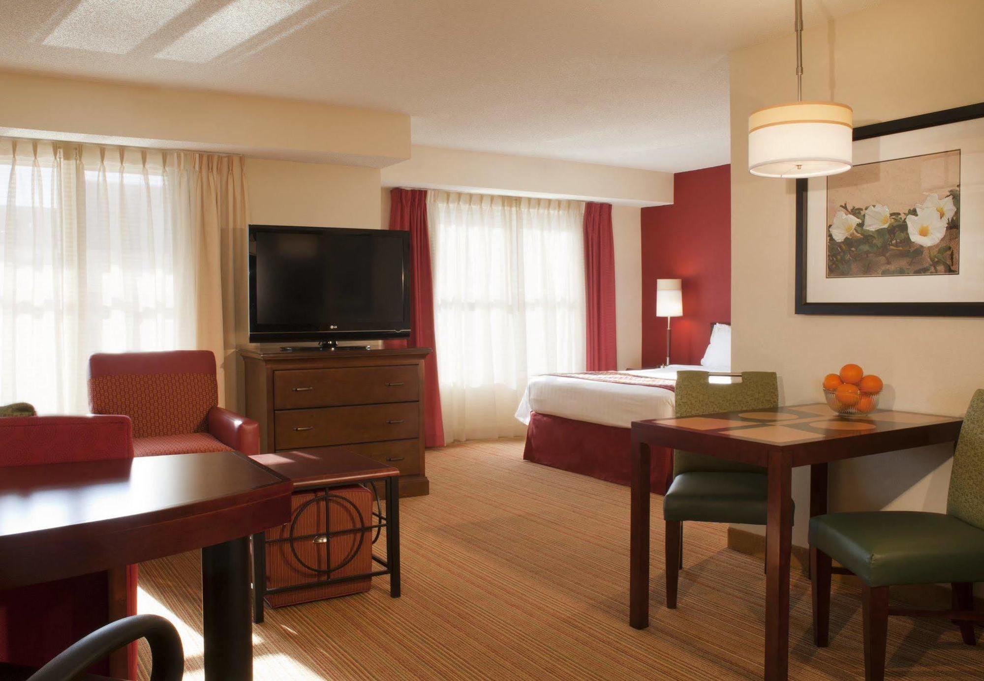 Residence Inn By Marriott Jacksonville Butler Boulevard Номер фото